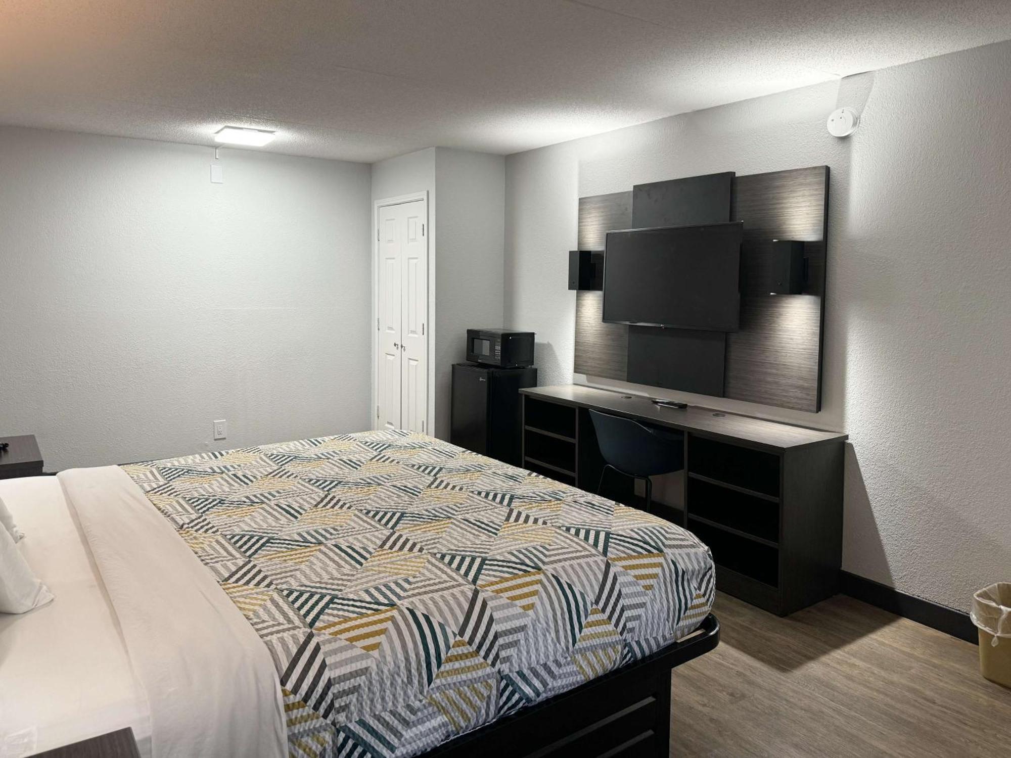 Motel 6 Huntsville Al University Dr. Bagian luar foto