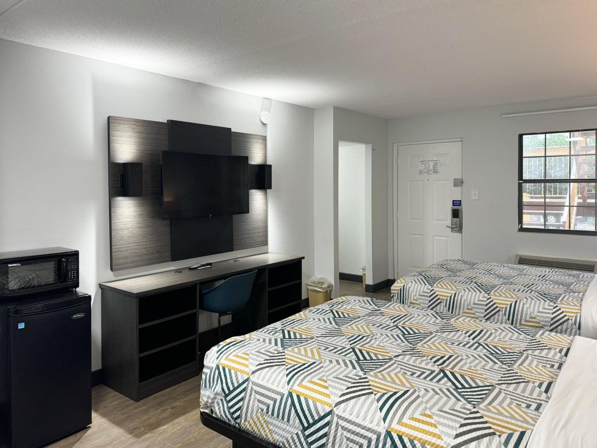 Motel 6 Huntsville Al University Dr. Bagian luar foto