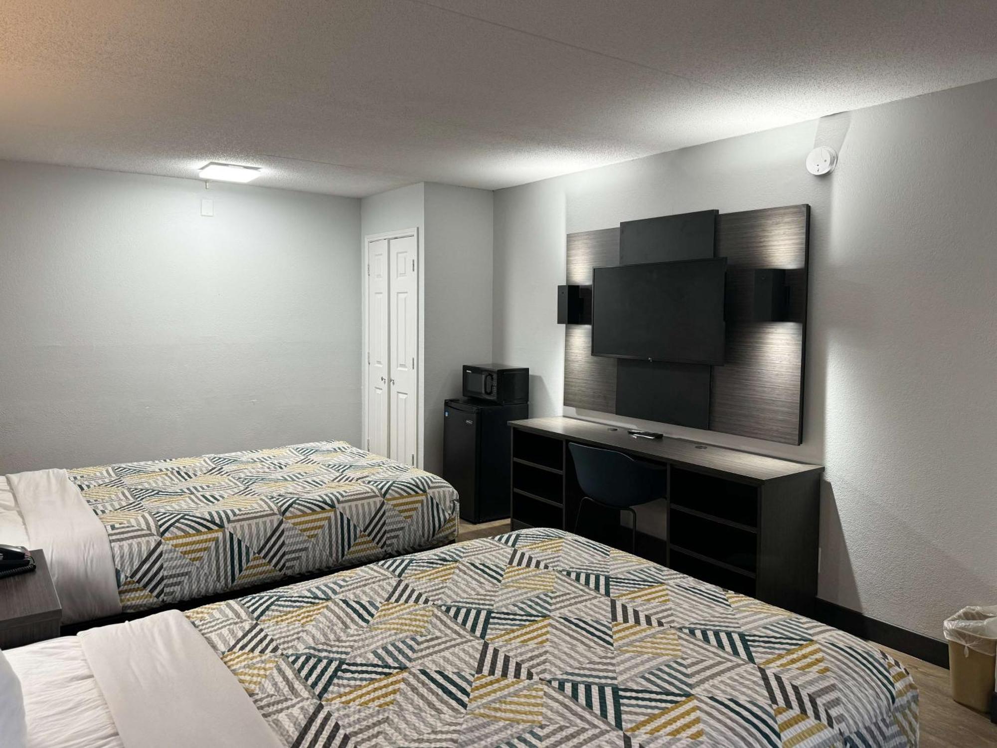 Motel 6 Huntsville Al University Dr. Bagian luar foto